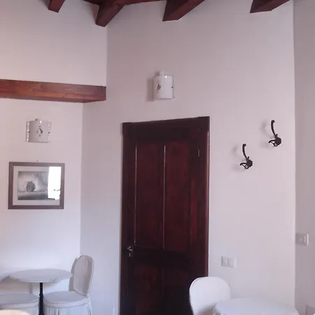 Pensión Il Giardino Segreto 2*